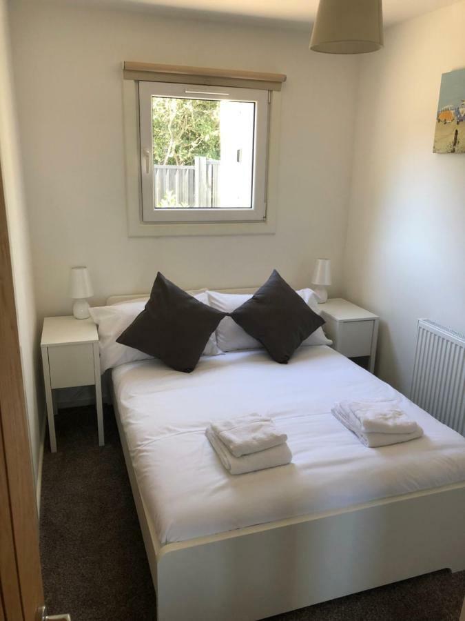 Premium Lake Lodges Chichester Exterior foto